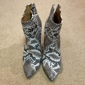 qupid snakeskin booties